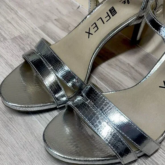 Life Stride Fab Flex Miracle Open Toe Metallic Faux Leather Sandal - Picture 2 of 9